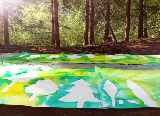 Peinture dans la forêt