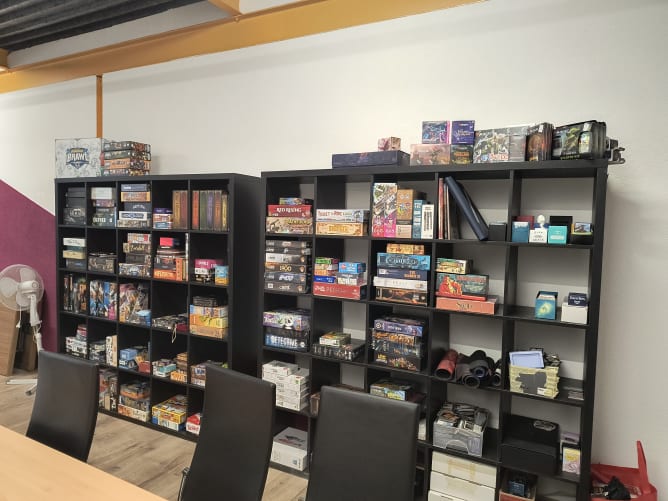 Notre ludothèque, prête acceuillir des nouveaux jeux...