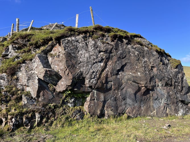 CARRAIG CUMHACHTA - land-art project Ireland