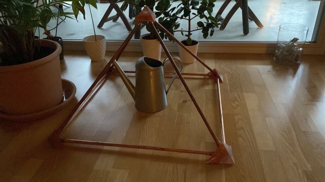 Prototyp Kupferpyramide gross - Wasserenergetisierung