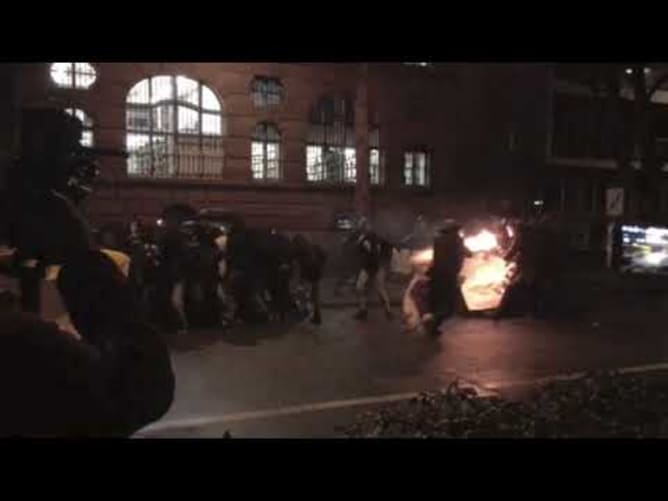 Feministischer Kampftag 2023 in Basel - Polizei greift Demonstration brutal an.