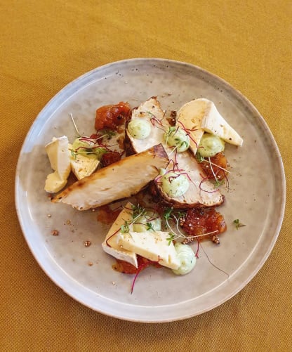 Grilled celery with brie, wild garlic gin mayo and tomato chutney