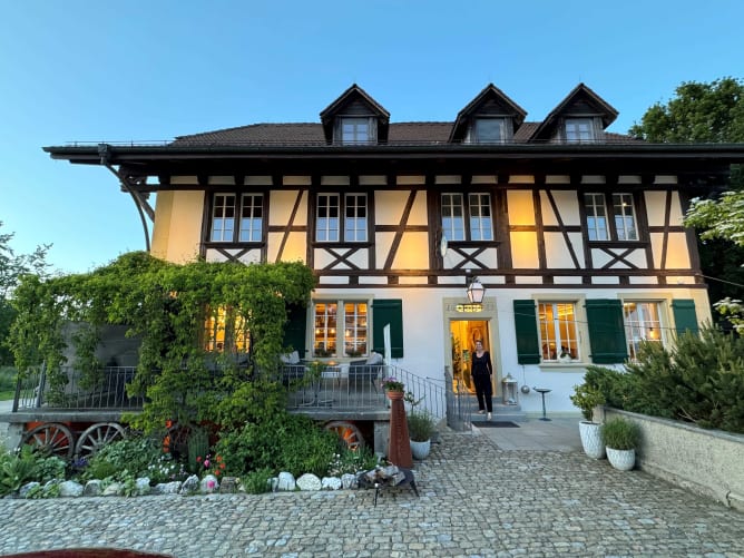 Traditional and modern culinary delights in the historic building dating from 1679