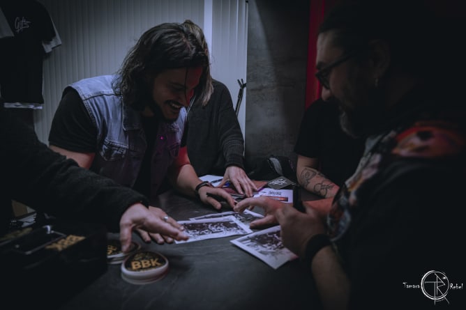 ✍️ Session dédicace après le concert au Wood Stock Guitares