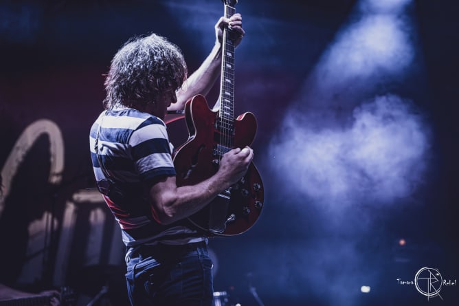 🎸 «Let our guitars show the path !»
