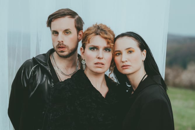 Schauspiel-Ensemble (© Tim Dornaus)