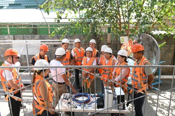 Participants of our second solar training during the practical session.