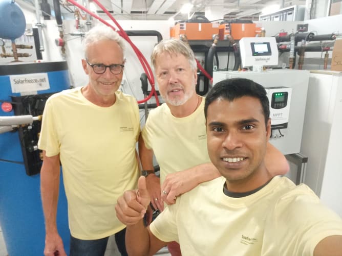 Das SF- Team: Ueli und Pierre mit Mahfuz Rahman (FH Ost)
