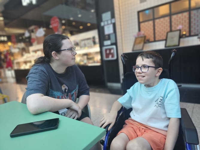 Michał mit seiner Schwester Nikol