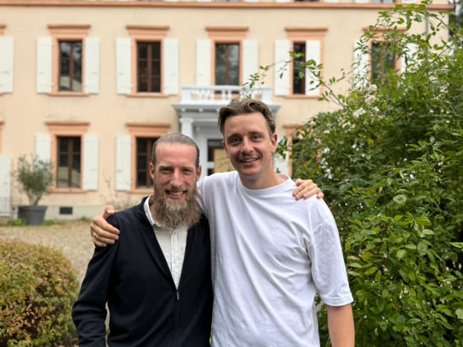 Damien le financier et Nathan l'artiste