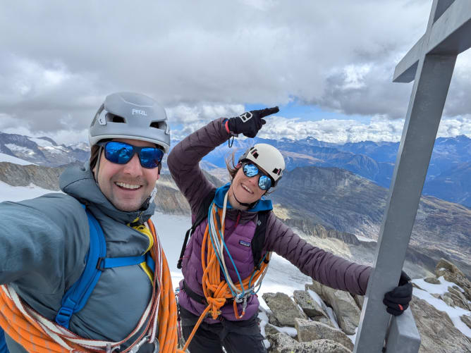 Abschlusstour mit Nicole im September diesen Jahres auf das Gross Fusshorn. Ein langer Tag mit einem Schlussspurt auf die Gondelbahn.