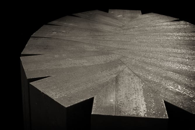 Bildwelt 2: Im Atelier von Jürg Atelier im Gaswarkareal in Schlieren sah ich 2018 diese Eisenskulptur, und mir schoss sofort ein Wort durch den Kopf: &laquo;Pangäa&raquo;. So fand das Foto dann auch Einzug in den Roman, ins Kapitel &laquo;Mit Ahab ins neue Pangäa&raquo;. 