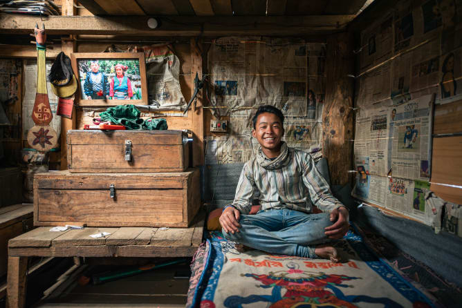 Pasang aus Dandagaun, 17 Jahre alt