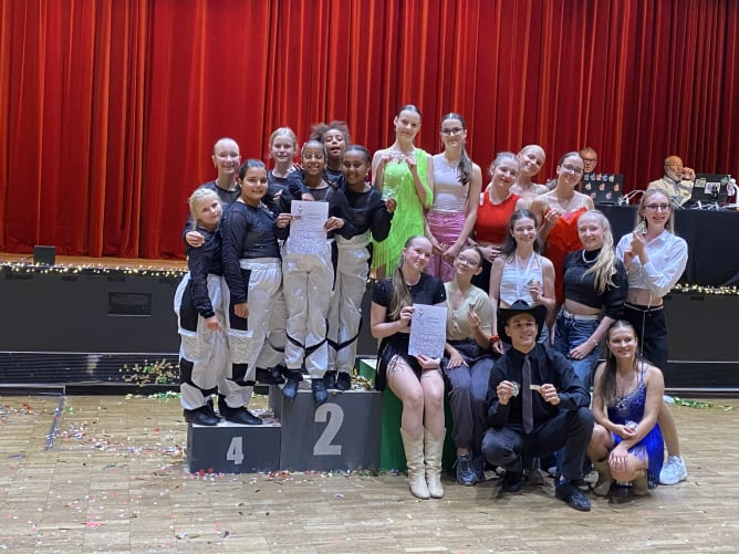 Erste Meisterschaften