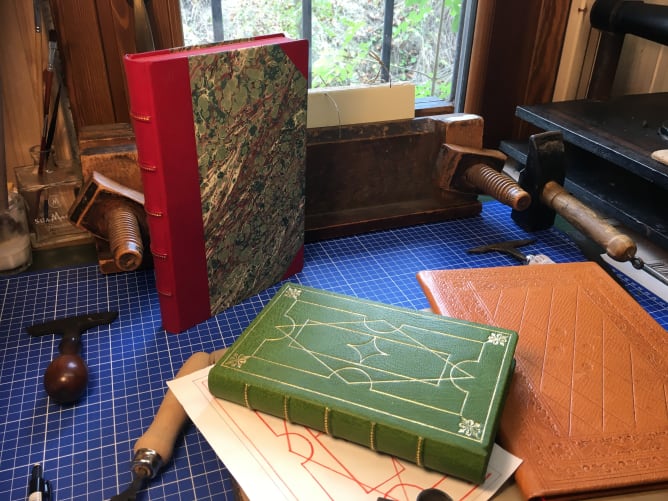 Einige klassische Bucheinbände