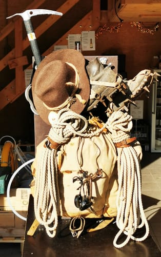 Grossartige, wenn auch nicht mehr ganz aktuelle Ausrüstung zur Gletscherüberquerung.