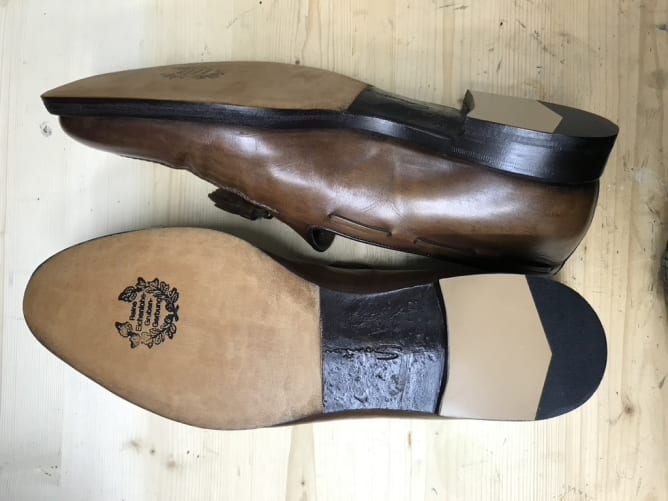 Schuhe besohlen, Gummi- oder Lederbesohlungen