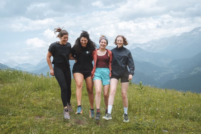 Lerne das unboxing cycles Team kennen – Maja, Lucy, Ily und Jemima