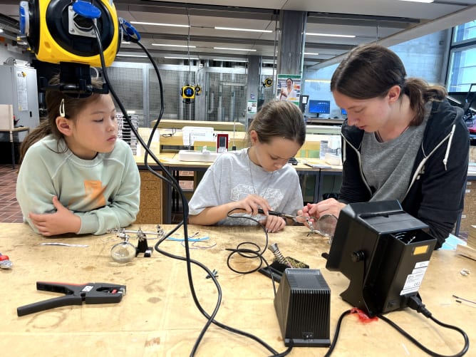Soldering the LEDs for the 3D-printed lamp