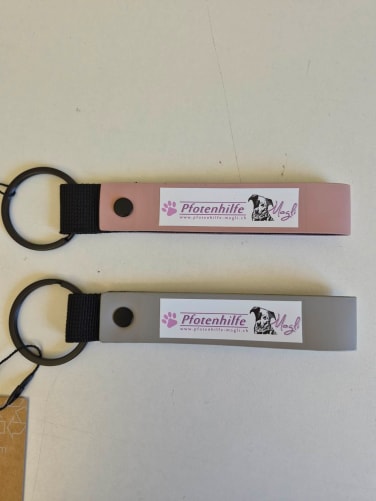 Schlüsselanhänger in grau oder rosa