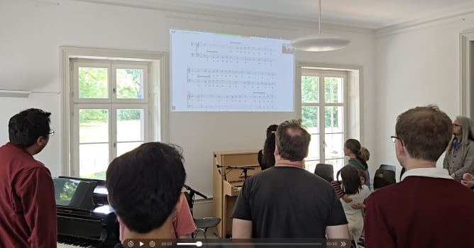Zusammen singen und Mehrstimmigkeit erleben