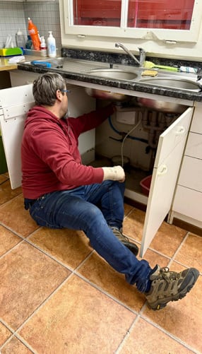 Anschliessen des Heisswasserboilers