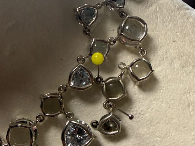 Montage du collier, sur mannequin