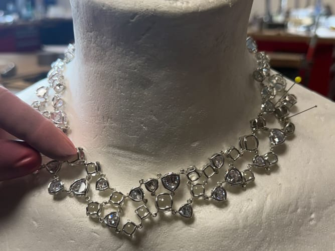Finalisation du montage du collier
