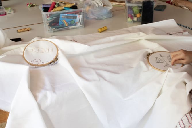 Matriarchal Peace Stitching Club im Juni 2026
