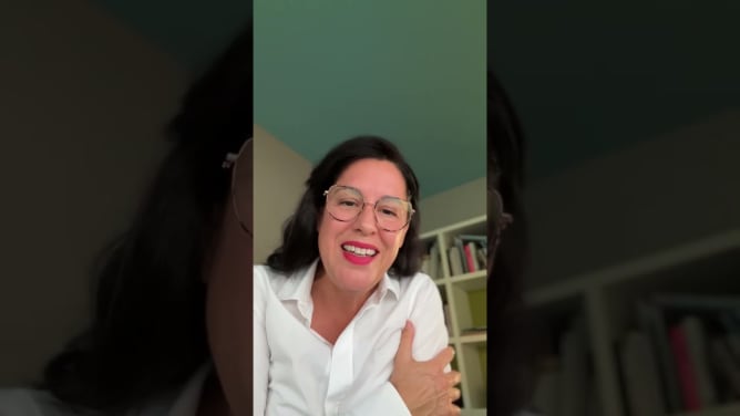 Schau bis zum Schluss!!! Dann siehst du das Buch