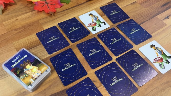 Memory-Karten-Spiel mit Bildern aus dem Buch