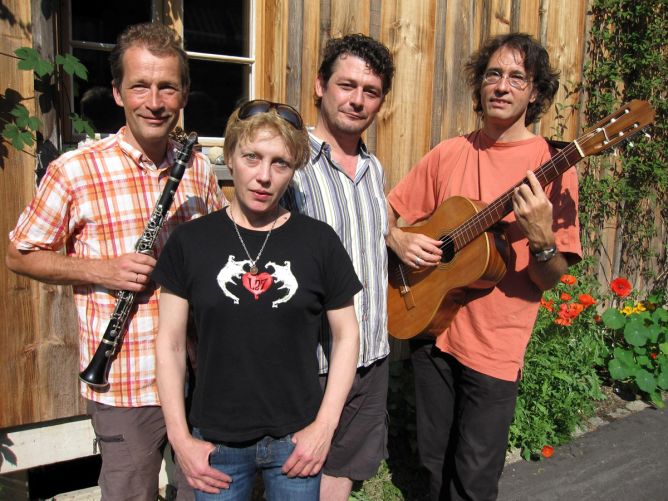 Das Ensemble; (von links nach rechts) Gerrit Boeschoten, Jasmine Jäggi, Walter Stutz, Daniel Jaun