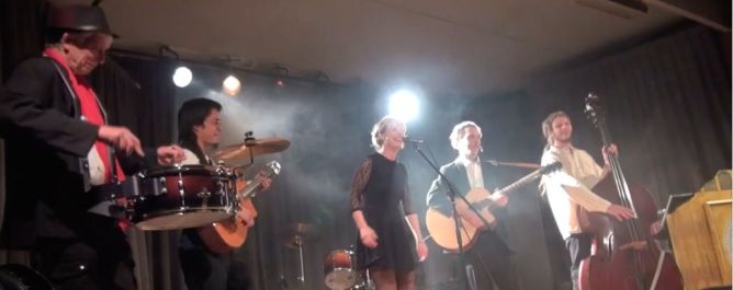 Les Zezettes Swing en concert! Content