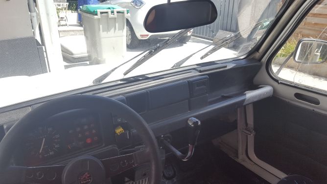 4L Intérieur Content