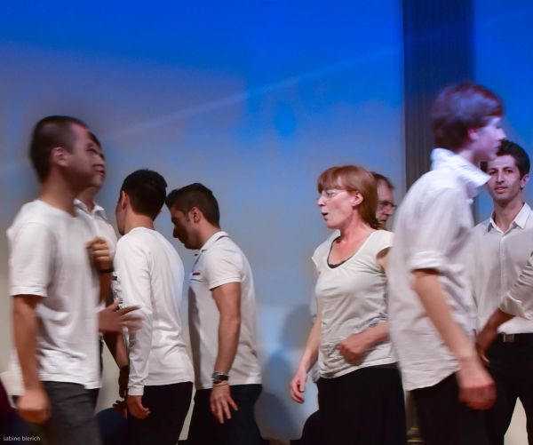 Sing&Move - Die Zeitungsrevue Content