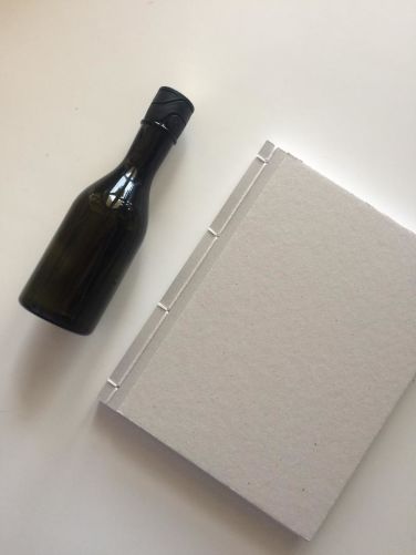 Bouteille et maquette à vide. 19/10/2017 Content