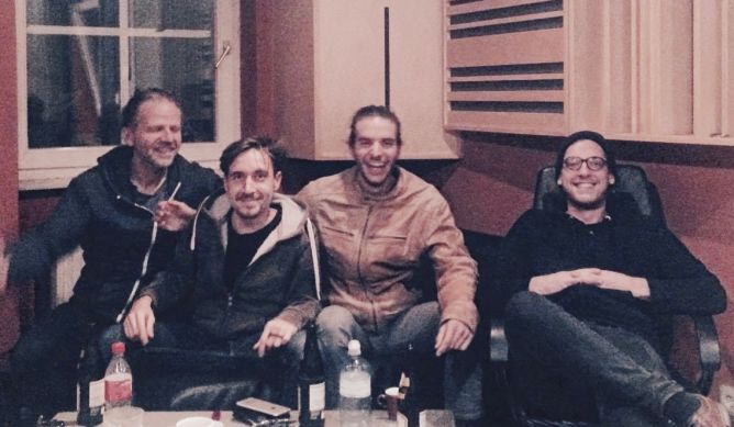 Das Ende des Abmischens hat uns bereits ziemlich positiv gestimmt ;-) Jetzt liegt's noch am Mastering!