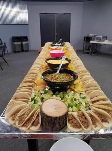 Exemple d'un repas potentiel pour le repas prévu en septembre. (Ce sera PLUS GRAND et PLUS SPECTACULAIRE!) Content