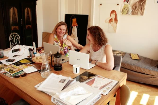 Steffi gestaltet GUSE und Paula schreibt Artikel. Content