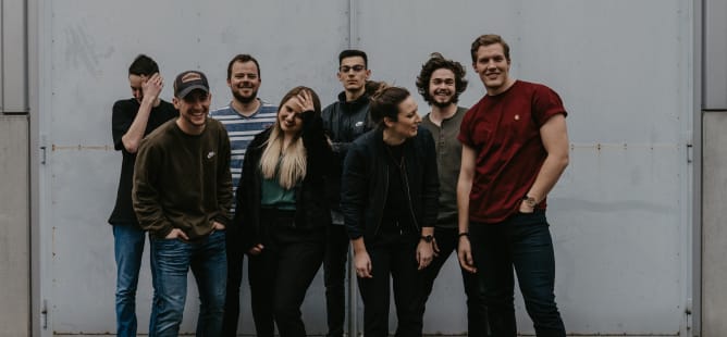 Bless2n Band, so viele gute Freunde und Musiker, die mich und meine Vision unterstützen und das Projekt überhaupt möglich machen. Content