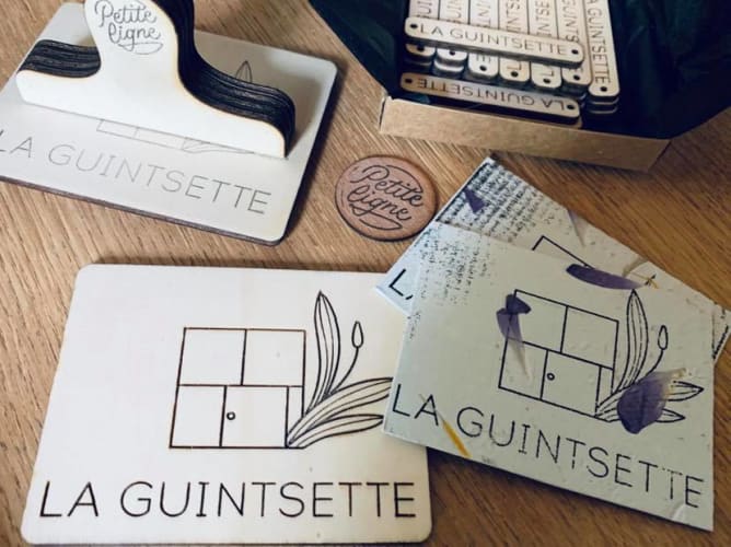 Etiquettes en bois pour la contrepartie sac à commis & savons Content
