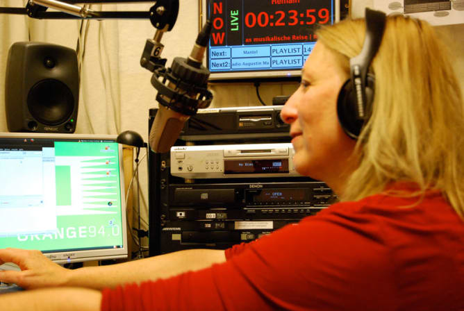 monika_heller_stimme_und_sprache_radio_orange_newsletter Content