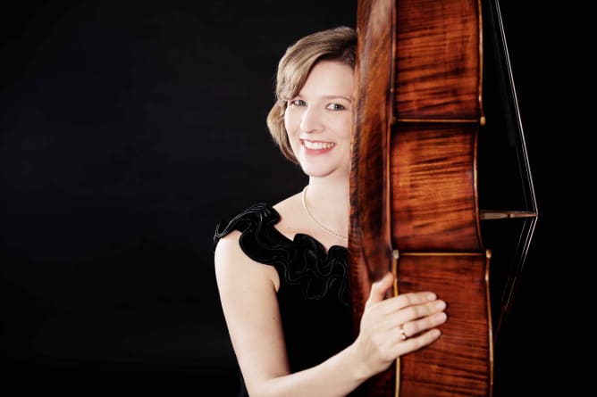 Sarah Weilenmann mit Cello Content