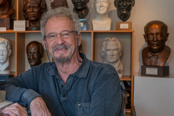 The Montreux artist and sculptor Bernard Bavaud Content