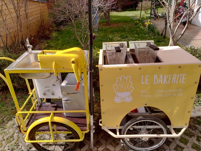 Les pièces maîtresses : le coupe-frite et la friteuse! Content