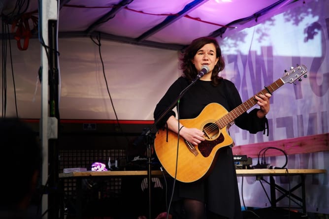 Performance at the Viennese «Thursday demonstration» in May 2019 Content