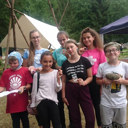 Kinder und Jugendliche im Camp