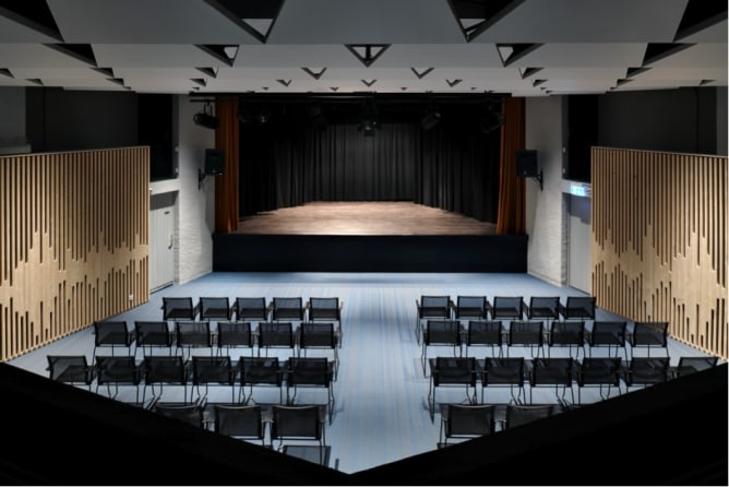 Salle Le Cazard à Lausanne Content