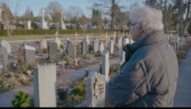 BERNARD au cimetière «Ici, je suis parmi les miens» Content