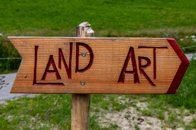 auf dem Weg mit Landart Content